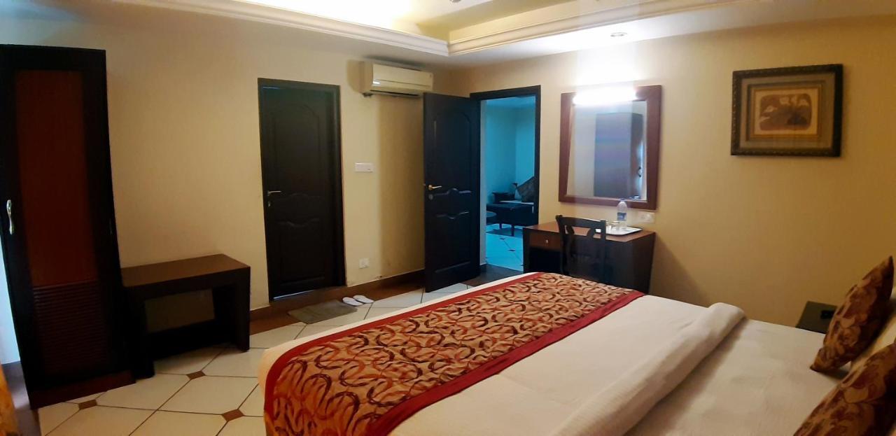 Emarald Hotel Cochin Kochi Exterior foto