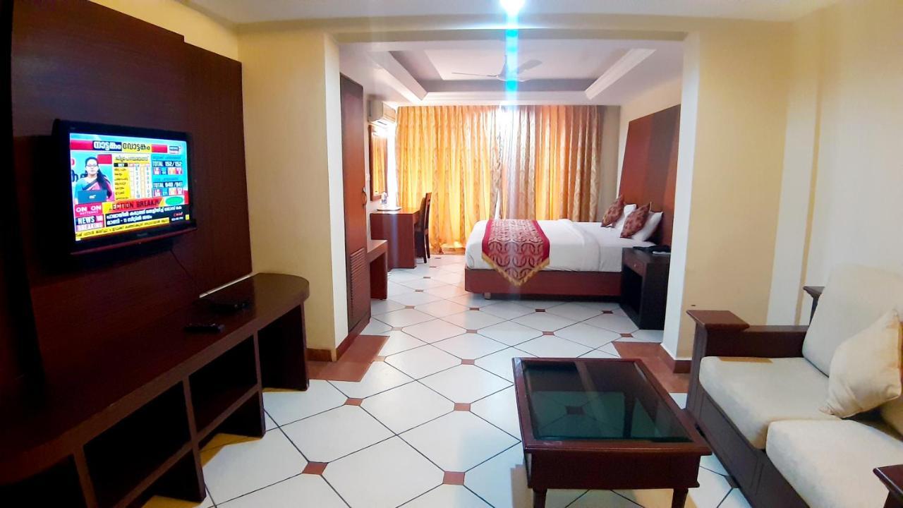 Emarald Hotel Cochin Kochi Exterior foto