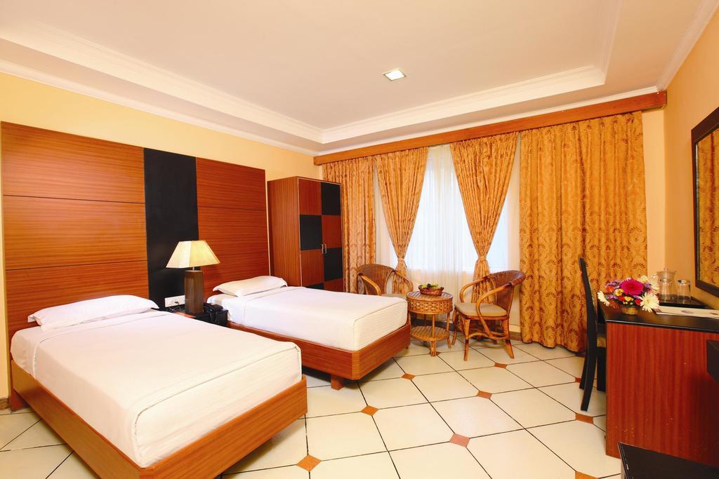 Emarald Hotel Cochin Kochi Exterior foto