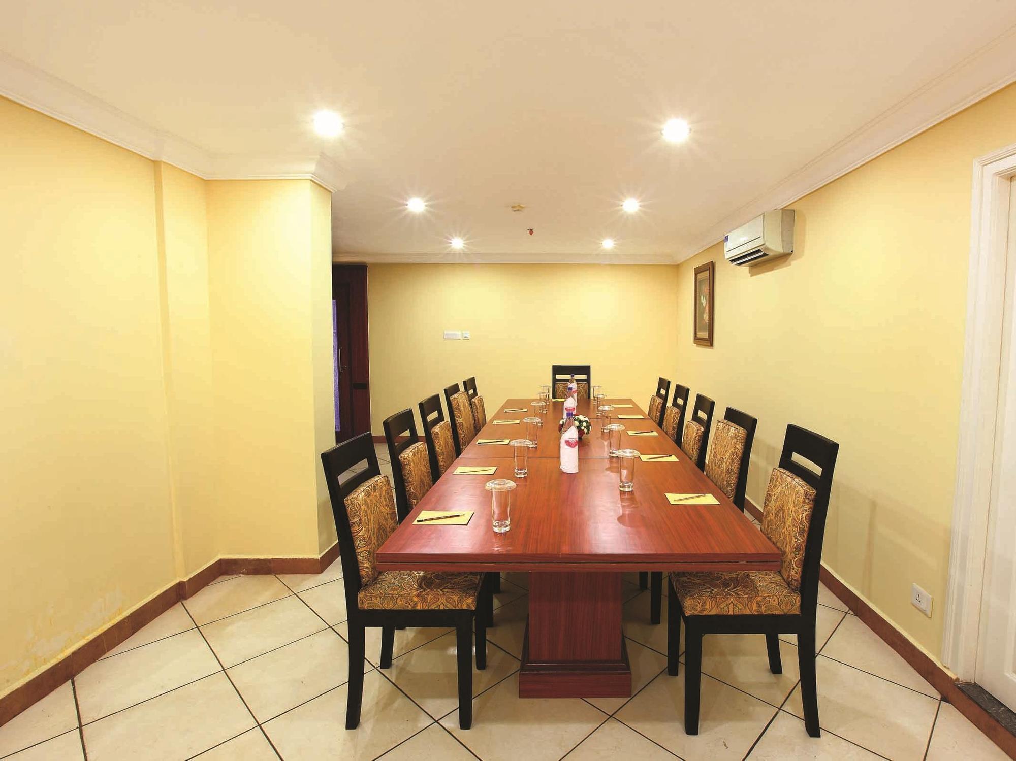 Emarald Hotel Cochin Kochi Exterior foto