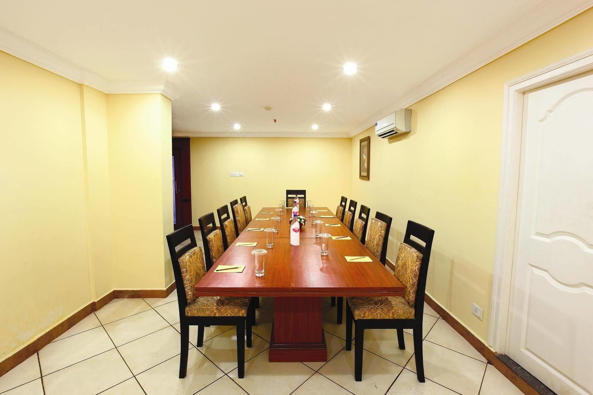 Emarald Hotel Cochin Kochi Exterior foto