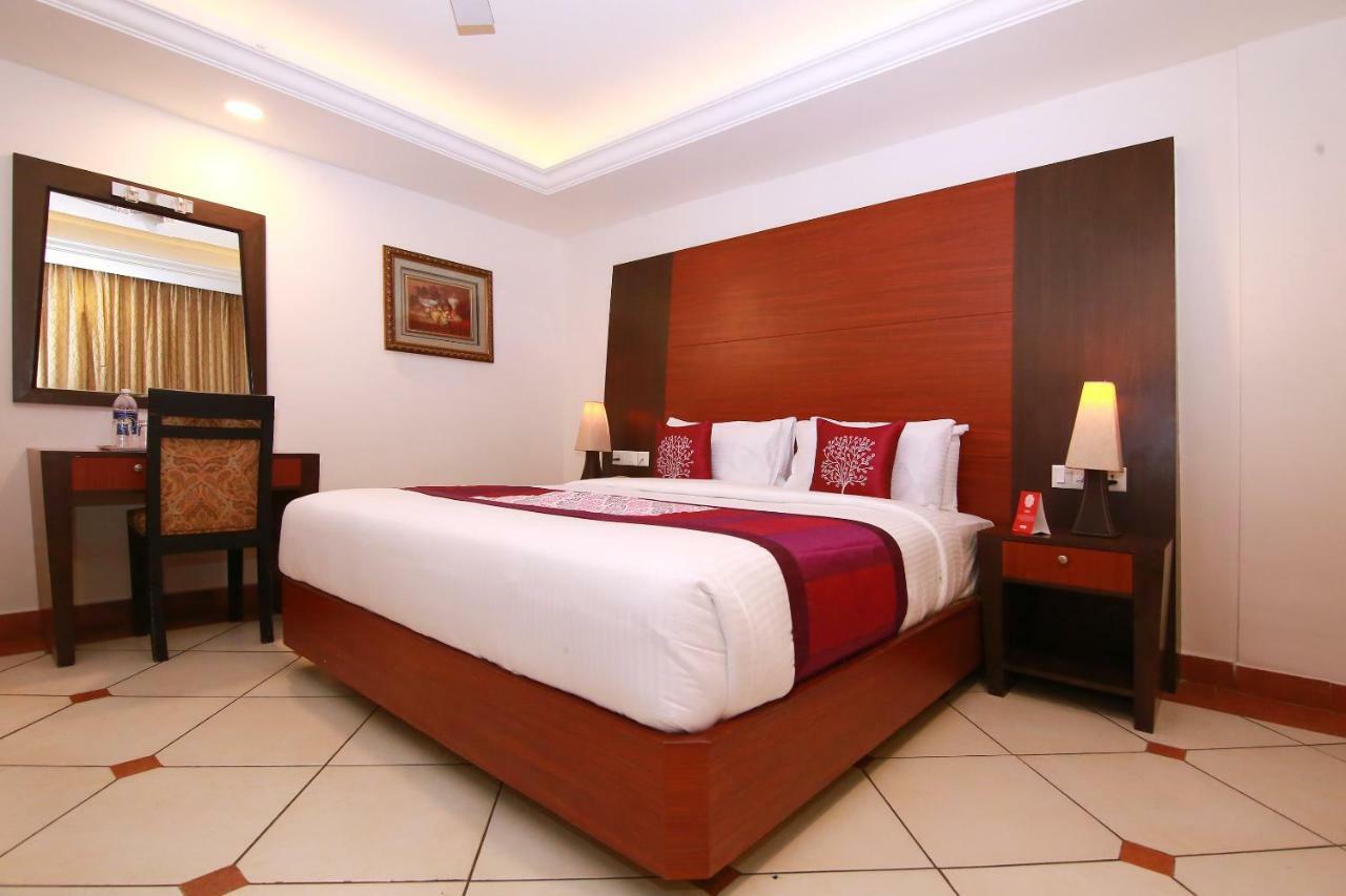 Emarald Hotel Cochin Kochi Exterior foto